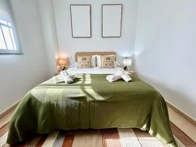 Gatu Travelin El Puerto, Apartamentos Con Parking Y Piscina El Puerto de Santa Maria Aparthotel